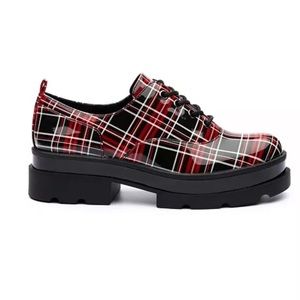 JESSICA SIMPSON
Women's Sayze Lug Sole Oxfords
